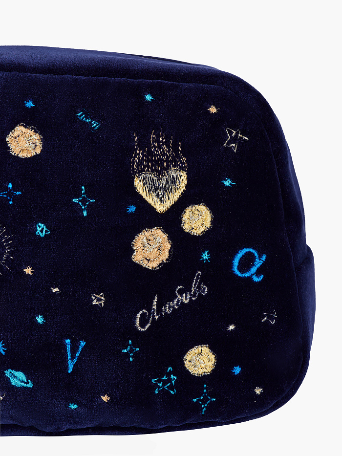 картинка Косметичка "Символы" от бренда Оксаны Лаврентьевой OLOLOL