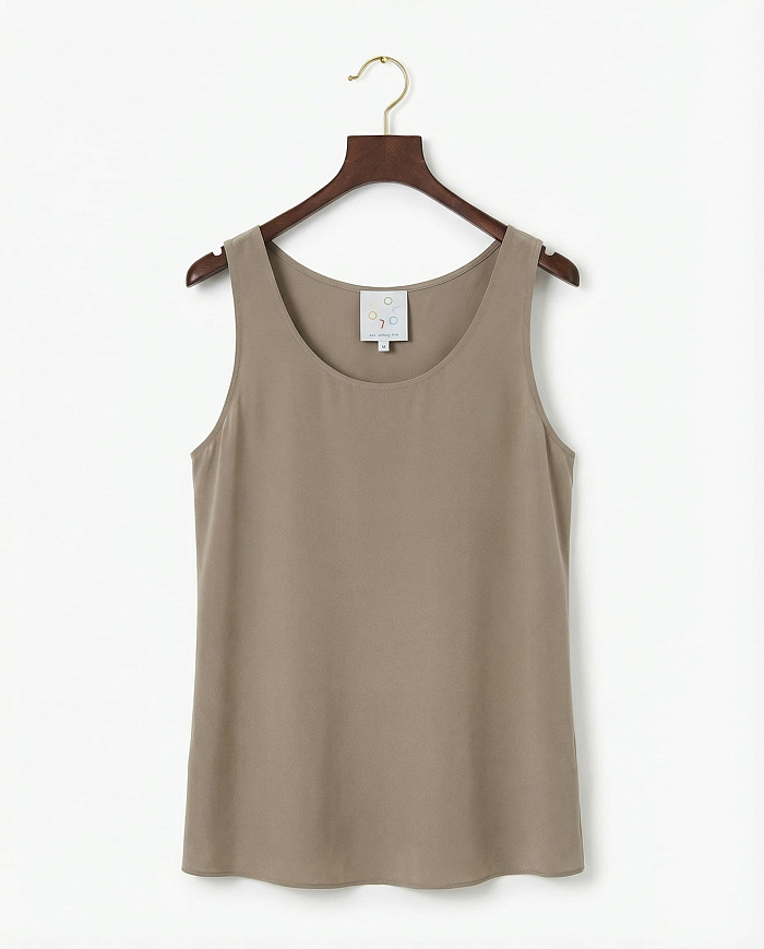 картинка Топ из шелка от бренда Оксаны Лаврентьевой OLOLOL